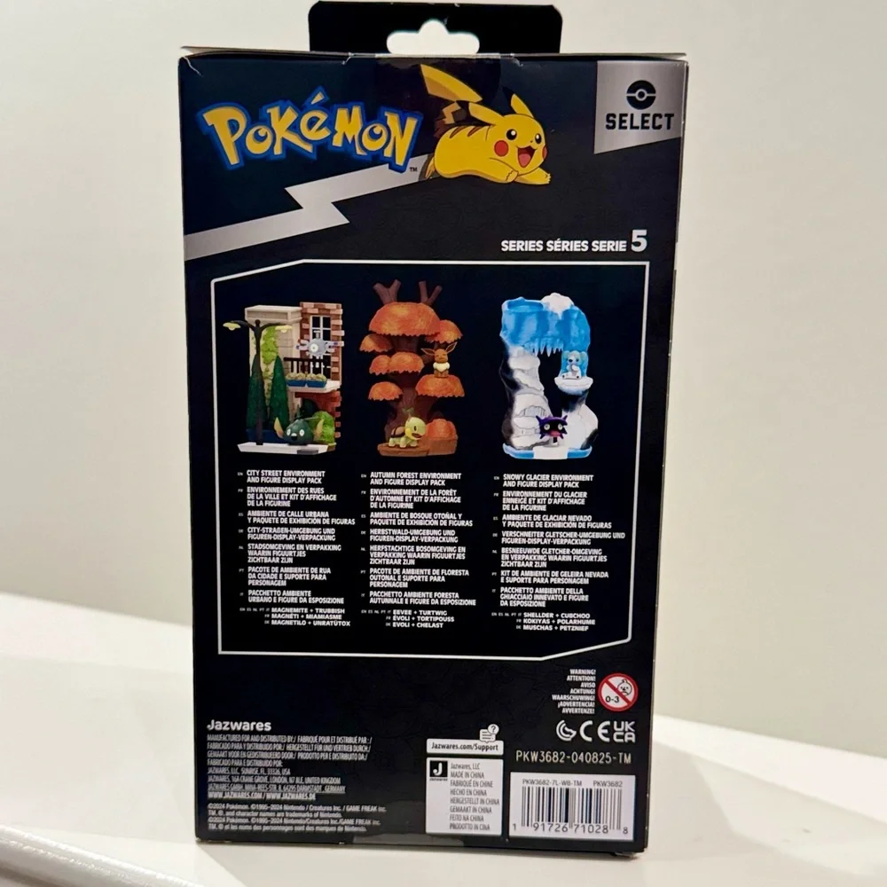 POKÉMON Urban Environment-Multi-Tiered Display Set Battle Figures. NEW